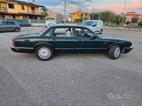 Usata Jaguar XJ8 211 CV (155 kW) 1997 Verde Berlina