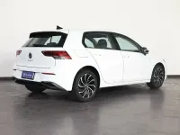 Usata VW Golf VIII Life 131 CV (96 kW) 2021 Deep black Berlina