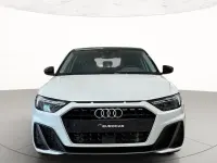 Nuova Audi A1 Sportback S-Line 116 CV (85 kW) 2026 2y bianco ghiacciaio metallizzato Utilitaria