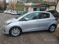 Usata Toyota Yaris Lounge 90 CV (66 kW) 2012 Grigio Utilitaria