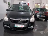 Usata Opel Agila Enjoy 94 CV (69 kW) 2011 Nero Utilitaria