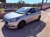 Käytetty Hyundai i20 Style 75 HP (55 kW) 2017 Hopea Sedan