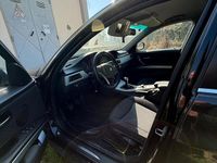 Usata BMW 318 143 CV (105 kW) 2010 Nero Station wagon