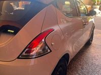 Usata Lancia Ypsilon 60 CV (44 kW) 2019 Bianco Utilitaria
