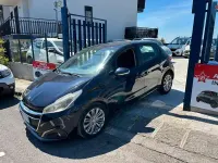 Usata Peugeot 208 Allure 75 CV (55 kW) 2016 Blu Utilitaria