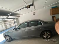 Usata Jaguar S-Type S 238 CV (175 kW) 2002 Grigio Berlina