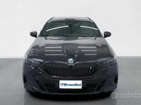 Nuova BMW i5 M Sport 250 kW (340 CV) 2025 Nero Station wagon
