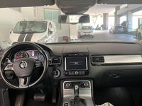 Usata VW Touareg 245 CV (180 kW) 2012 Grigio SUV