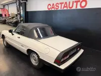 Usata Alfa Romeo Spider 101 CV (74 kW) 1988 Bianco Cabrio