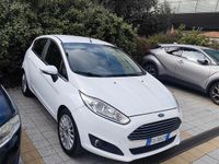 Usata Ford Fiesta 75 CV (55 kW) 2015 Bianco Berlina