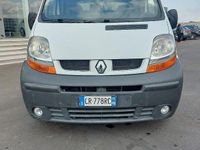 Usata Renault Trafic 101 CV (74 kW) 2004 Bianco / pastello Monovolume