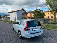 Usata Volvo V70 Summum 163 CV (119 kW) 2010 Bianco Station wagon