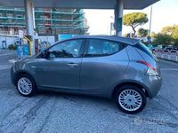 Usata Lancia Ypsilon Gold 95 CV (69 kW) 2018 Grigio Utilitaria