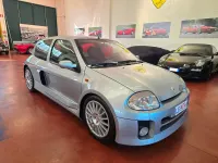 Usata Renault Clio 226 CV (166 kW) 2002 Argento Berlina