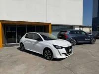 Begagnad Peugeot 208 Allure 102 HK (75 kW) 2022 Vit Halvkombi