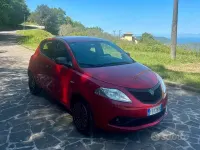 Usata Lancia Ypsilon 69 CV (50 kW) 2018 Rosso Utilitaria