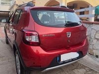 Usata Dacia Sandero Stepway 90 CV (66 kW) 2015 Rosso Utilitaria