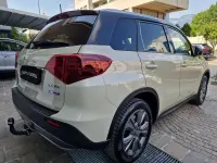 Usata Suzuki Vitara Comfort 129 CV (94 kW) 2024 Savannah/black pearl metallic SUV
