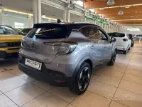 Usata Renault Captur Techno 101 CV (74 kW) 2025 Grigio scuro metallizzato SUV