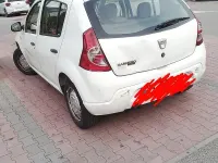 Usata Dacia Sandero 75 CV (55 kW) 2010 Bianco Utilitaria