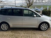Begagnad VW Touran Comfortline 105 HK (77 kW) 2015 Grå Minibuss
