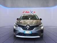 Usata Renault Captur Business 101 CV (74 kW) 2023 Grigio metallizzato SUV