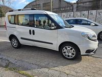 Begagnad Fiat Doblò Lounge 105 HK (77 kW) 2015 Vit Minibuss