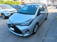 Begagnad Toyota Yaris Lounge 90 HK (66 kW) 2015 Grå Halvkombi
