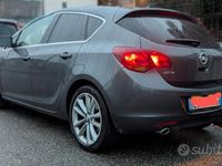 Usata Opel Astra 140 CV (102 kW) 2012 Grigio Berlina
