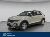 Usata VW T-Roc Life 110 CV (80 kW) 2023 Grigio / pastello SUV