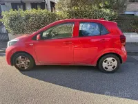 Usata Kia Picanto Urban 65 CV (47 kW) 2020 Rosso Utilitaria