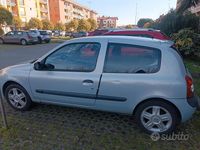 Usata Renault Clio II Privilege 75 CV (55 kW) 2004 Grigio Berlina