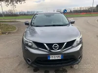 Usata Nissan Qashqai N-Connecta 131 CV (96 kW) 2017 Grigio SUV
