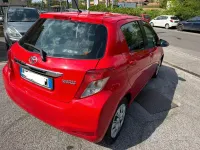 Usata Toyota Yaris Lounge 90 CV (66 kW) 2013 Rosso Utilitaria