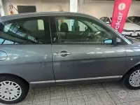 Usata Lancia Ypsilon 75 CV (55 kW) 2007 Grigio Utilitaria