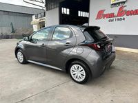 Usata Toyota Yaris Hybrid Business Edition 92 CV (67 kW) 2021 Grigio Berlina