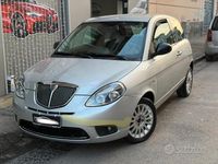 Usata Lancia Ypsilon 69 CV (50 kW) 2012 Grigio Utilitaria