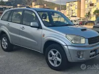 Usata Toyota RAV4 128 CV (94 kW) 2003 Grigio SUV