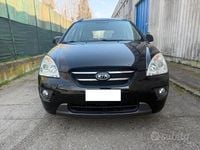 Usata Kia Carens EX 140 CV (102 kW) 2008 Nero Monovolume
