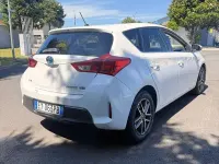 Usata Toyota Auris Hybrid Lounge 99 CV (72 kW) 2015 Berlina
