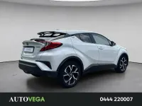 Usata Toyota C-HR Lounge 122 CV (89 kW) 2019 Vari colori pastello SUV