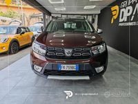 Usata Dacia Sandero Stepway 90 CV (66 kW) 2017 Marrone Berlina