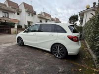 Usata Mercedes B200 Night 136 CV (100 kW) 2017 Bianco Utilitaria
