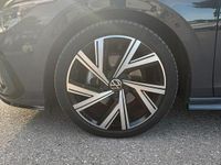 Usata VW Golf VIII R-line 150 CV (110 kW) 2023 Grigio Berlina