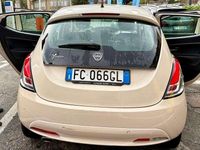 Usata Lancia Ypsilon Silver 95 CV (69 kW) 2016 Bianco Utilitaria