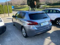 Usado Peugeot 308 Active 131 CV (96 kW) 2018 Gris Berlina