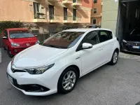 Usata Toyota Auris Hybrid Lounge 99 CV (72 kW) 2018 Bianco Berlina