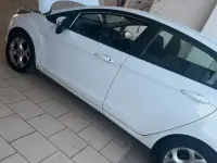 Usata Ford Fiesta 75 CV (55 kW) 2015 Bianco Utilitaria
