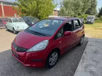 Usata Honda Jazz Elegance 90 CV (66 kW) 2011 Rosso Utilitaria