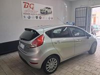 Usata Ford Fiesta 75 CV (55 kW) 2013 Grigio Utilitaria